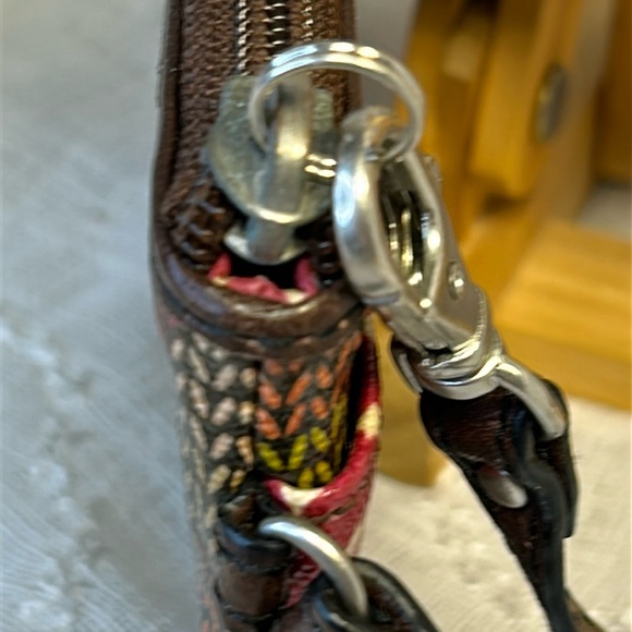 Fossil almost NEW leather wallet zip around wallet wristlet - Picture 5 of 12